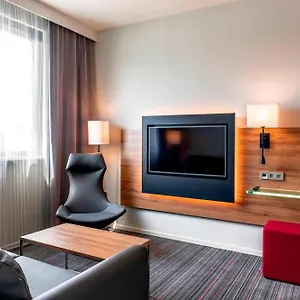 Moxy Milan Linate Airport Отель