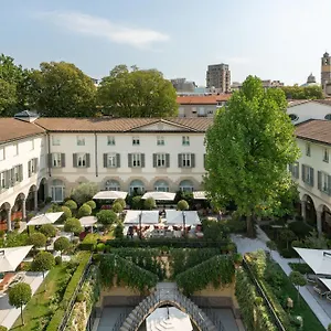 Four Seasons Отель